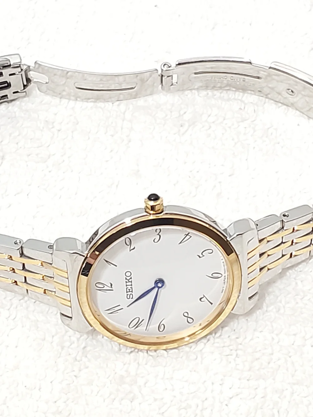Vintage Seiko Stainless Steel White Dial Gold Tone Women's Quartz Watch WR 50M